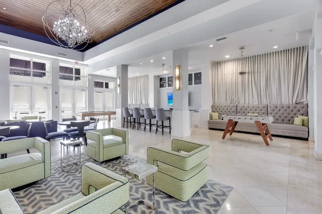 The Strand Unit 1008 photo 15