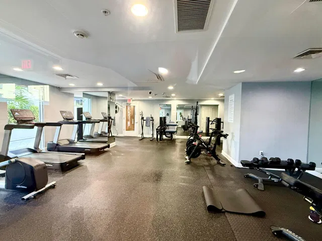 The Strand Unit 1008 photo 16