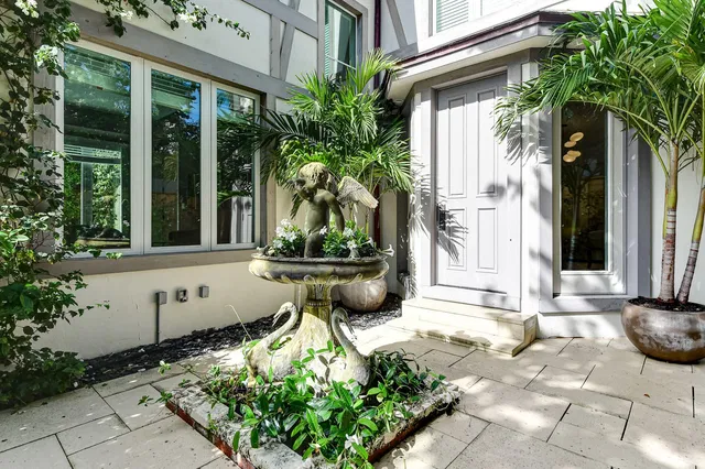 Residence photo 25