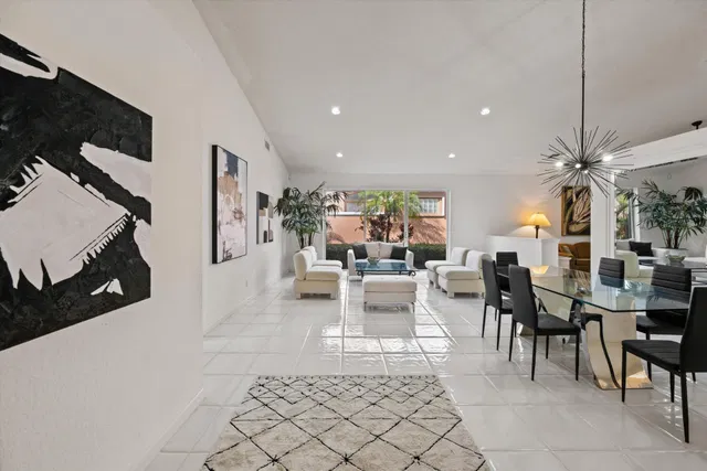  Residence photo 5