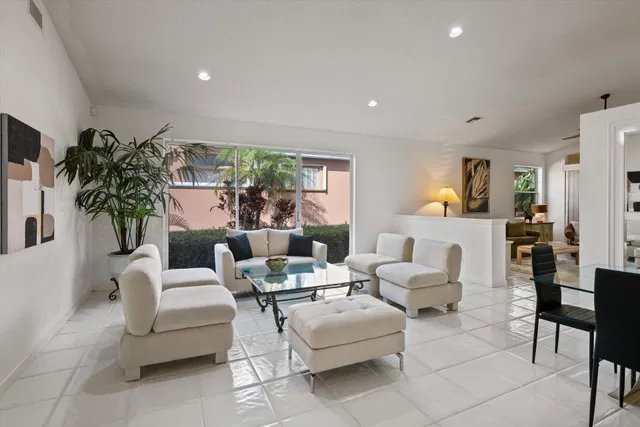 Residence photo 6