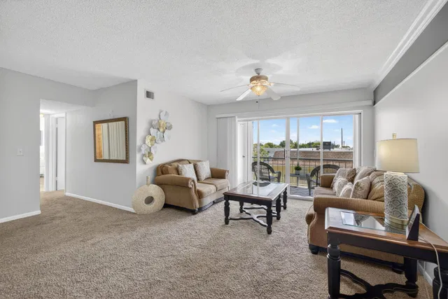  Unit 211 photo 5