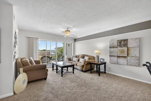  Unit 211 photo 6