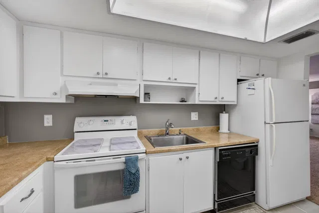  Unit 211 photo 14