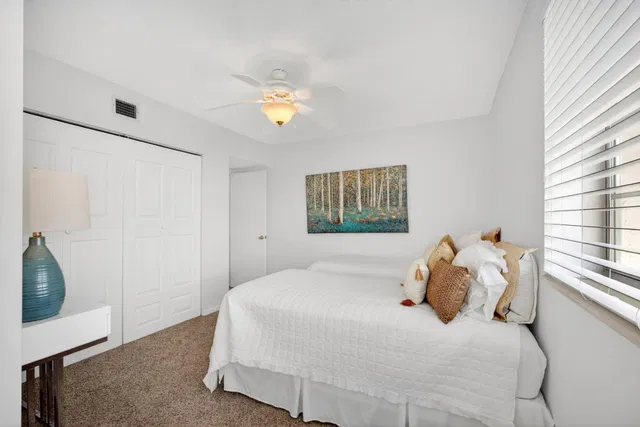  Unit 211 photo 18