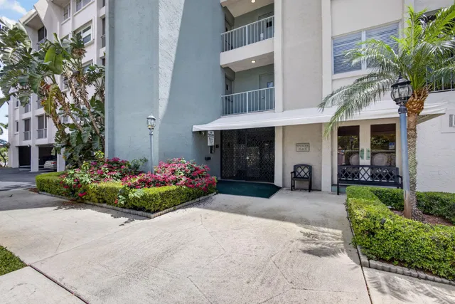  Unit 211 photo 30