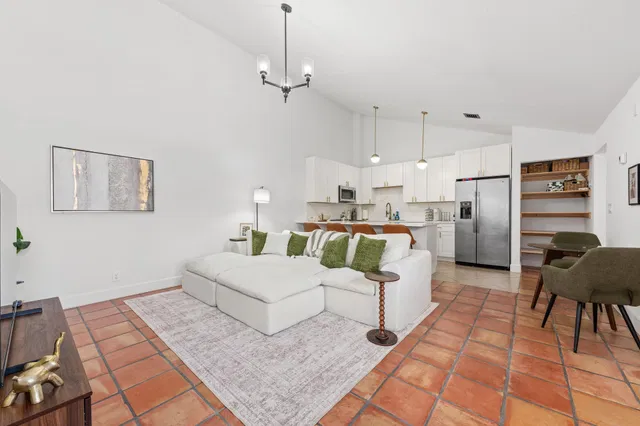 Residence photo 4