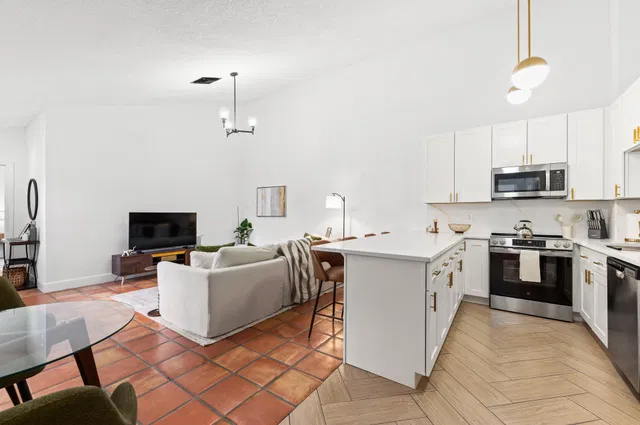 Residence photo 10