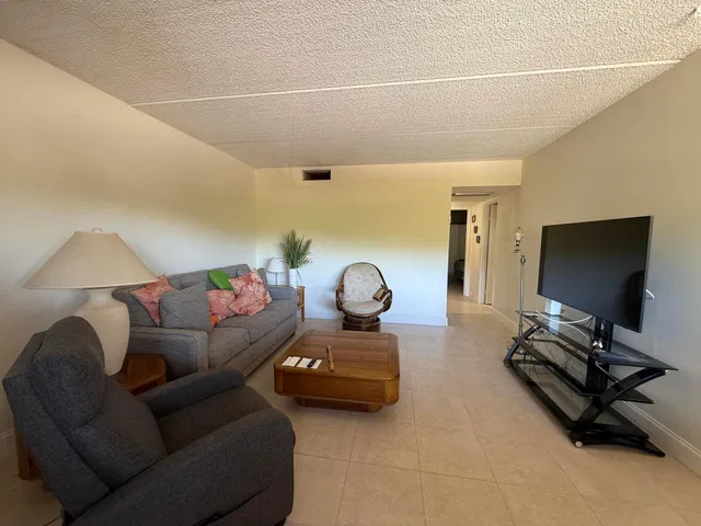Unit 202 photo 3