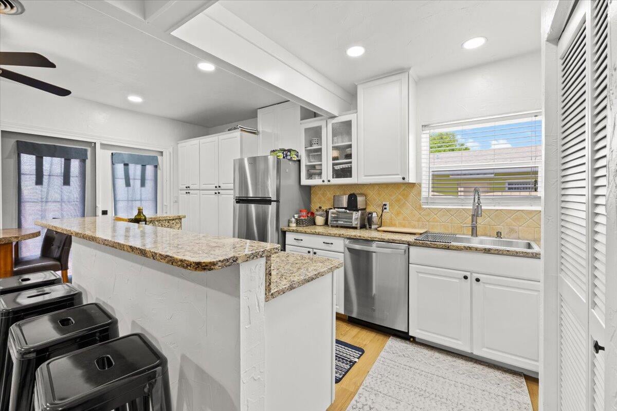  Residence photo 9