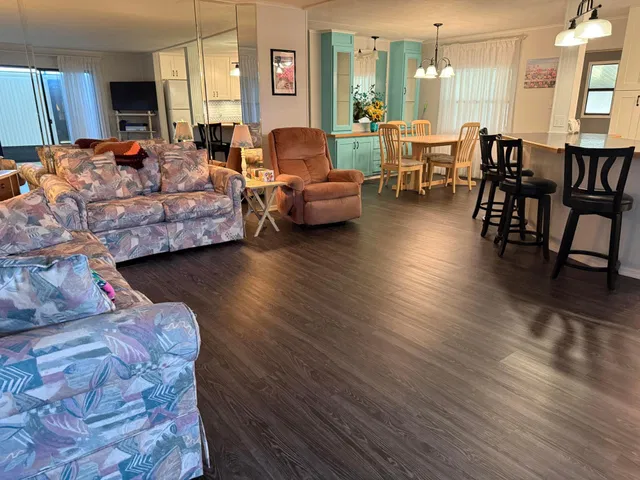 Residence photo 2
