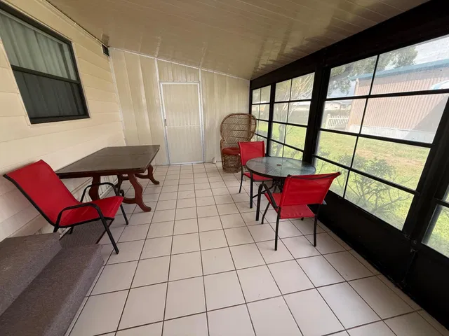 Residence photo 29