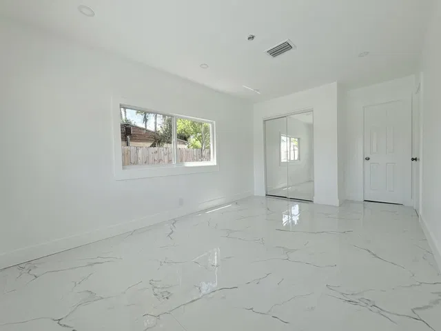 Residence photo 18