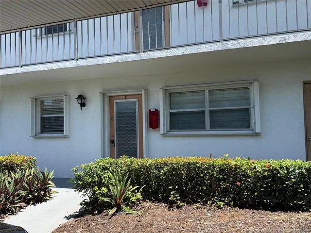 Unit 10-2 photo 21