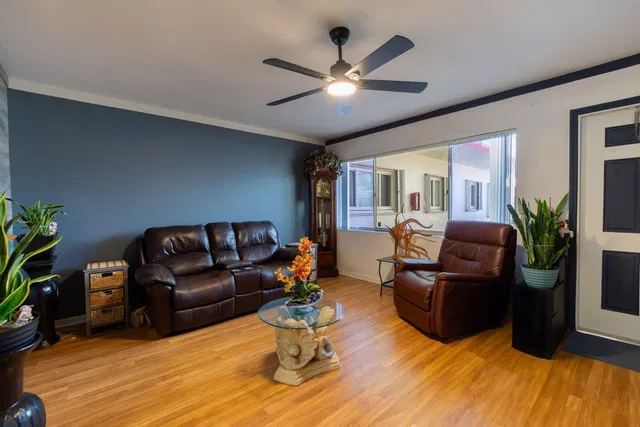 Unit 115 photo 8