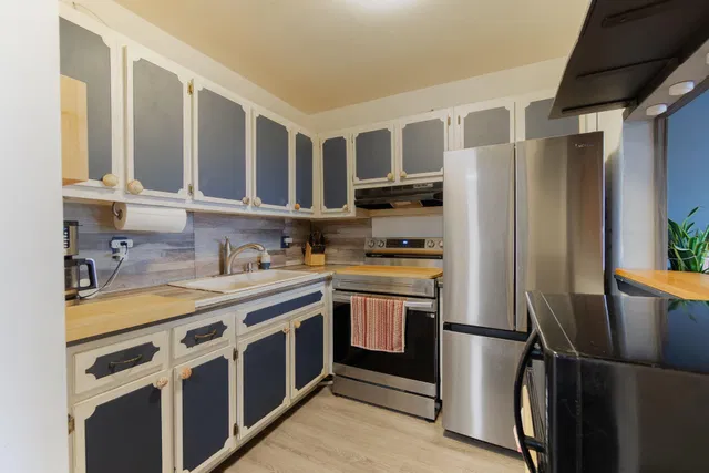 Unit 115 photo 9