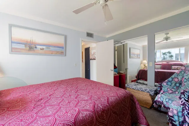 Unit 115 photo 14