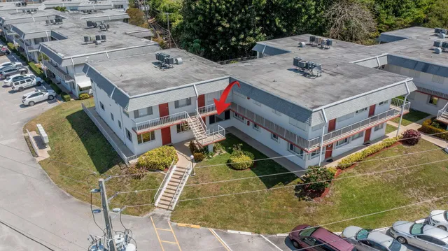 Unit 115 photo 18