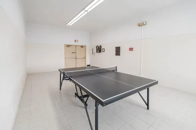 Unit 115 photo 27