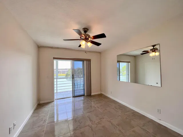 Residence photo 9