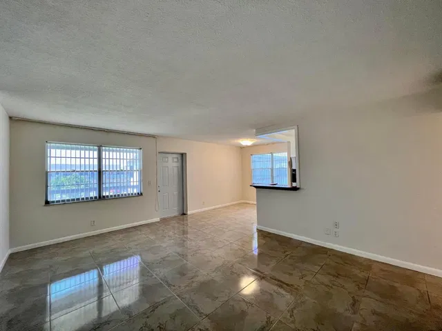 Residence photo 26