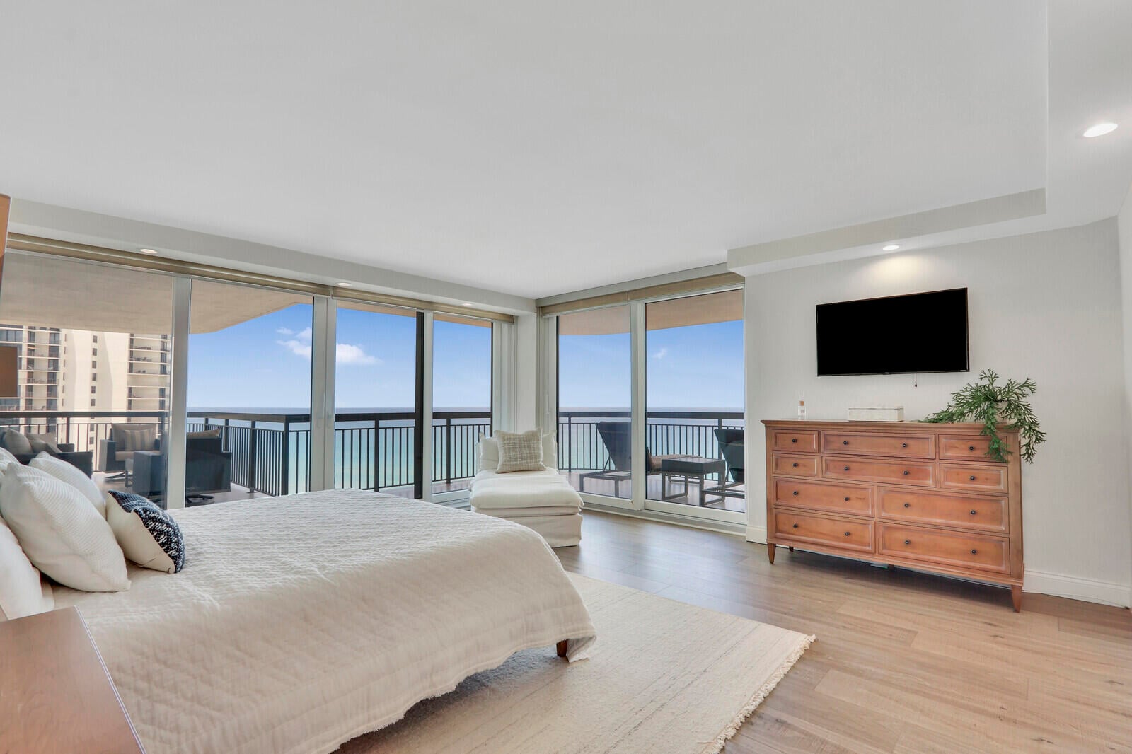Eastpointe Singer Island Unit 18j photo 35