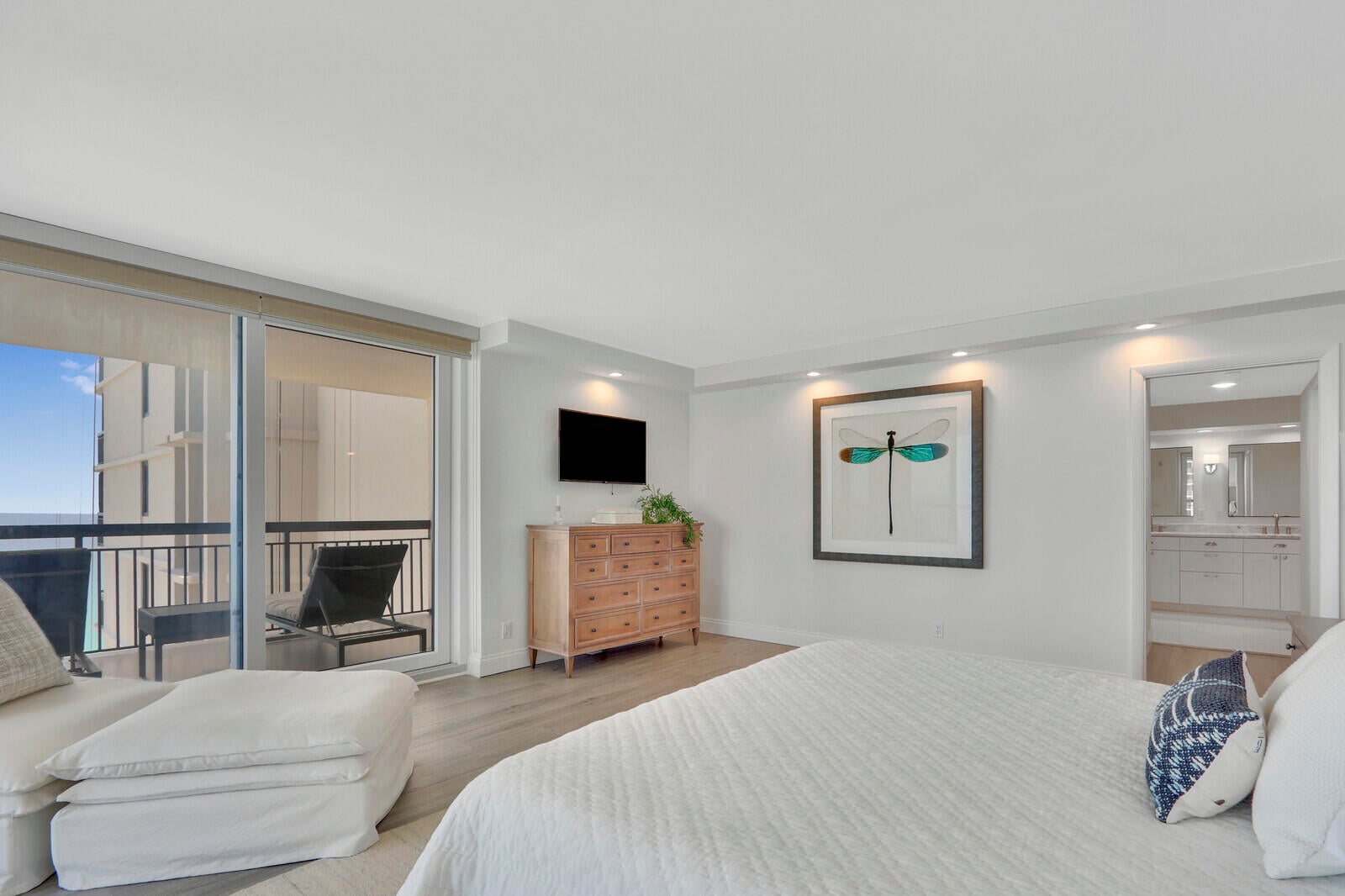 Eastpointe Singer Island Unit 18j photo 38