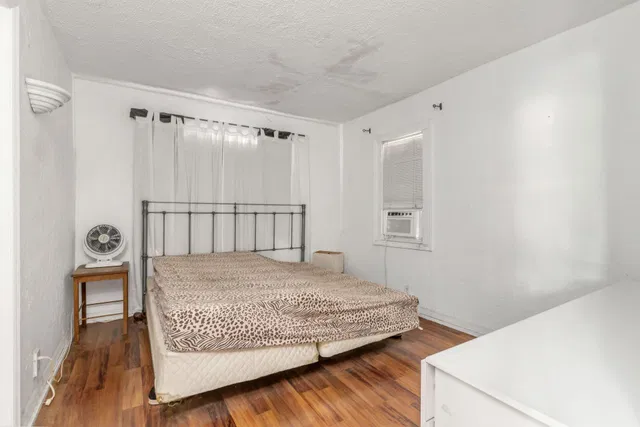 Residence photo 16