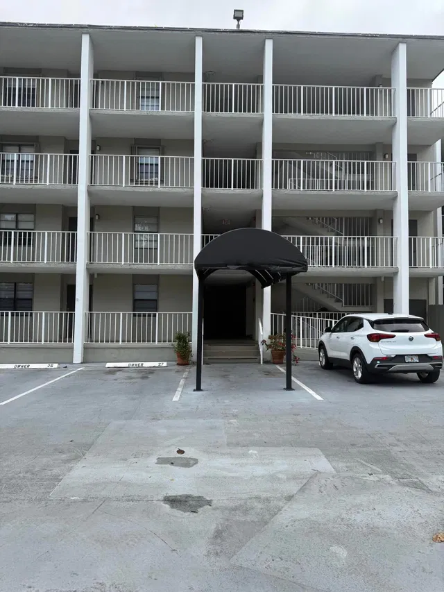 Boca Raton Unit 211 photo 8