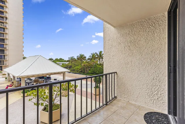 Singer Island Unit 1-204 photo 18