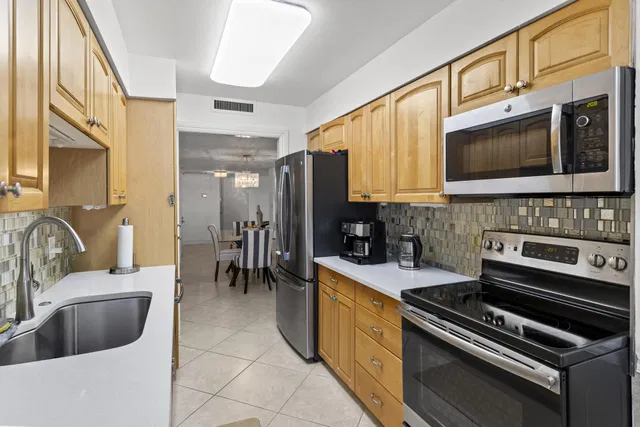 Singer Island Unit 1-204 photo 21