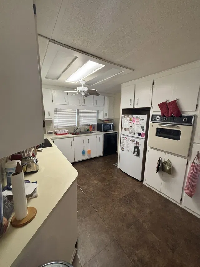  Unit 377 photo 17