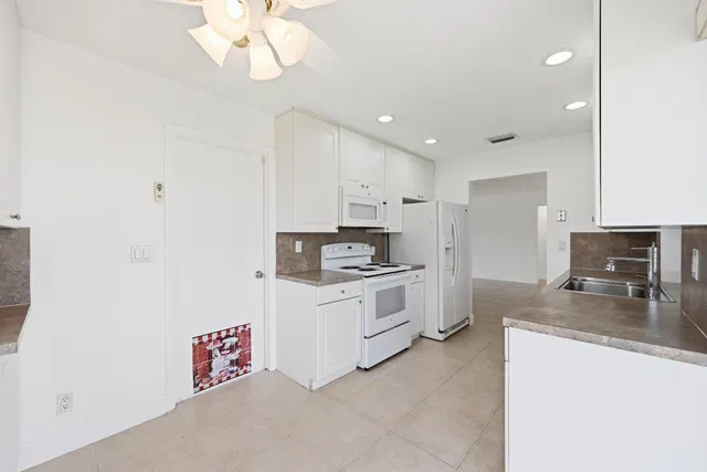 Residence photo 12