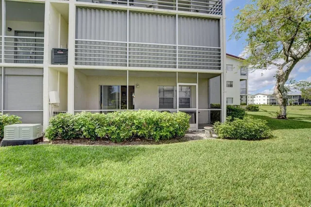 Residence photo 3