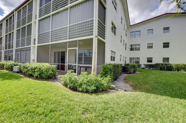  Residence photo 4