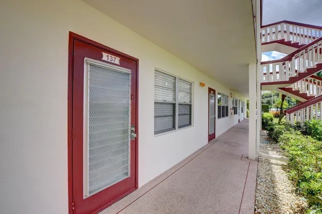  Residence photo 6