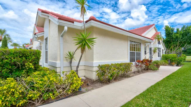  Residence photo 15