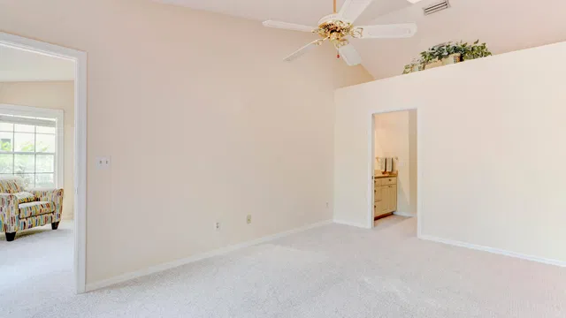  Residence photo 30