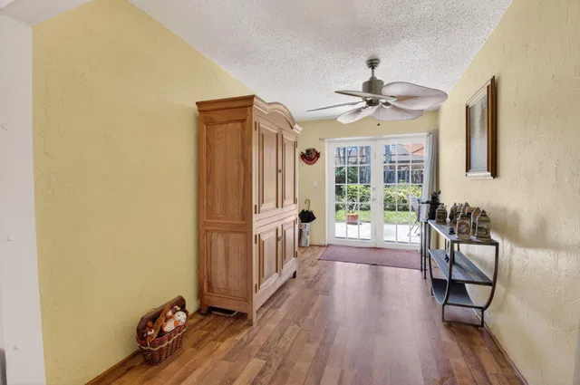  Residence photo 12
