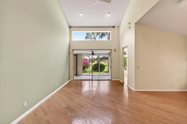Residence photo 8