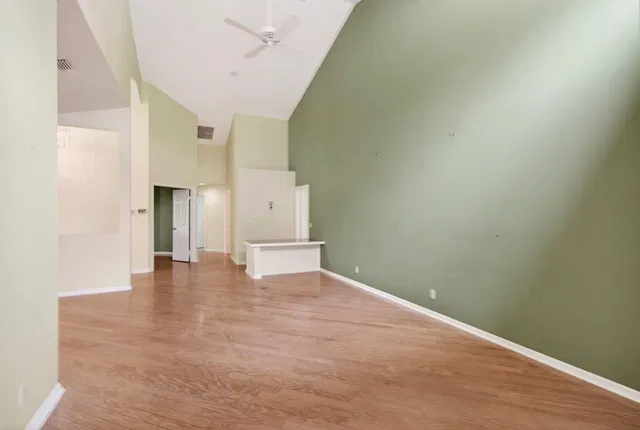 Residence photo 12