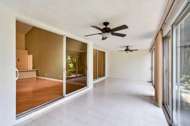 Residence photo 18