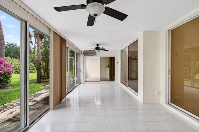 Residence photo 20