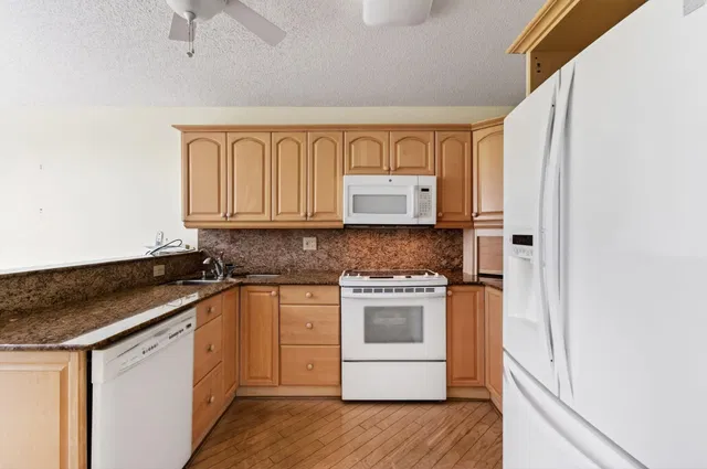 Residence photo 22