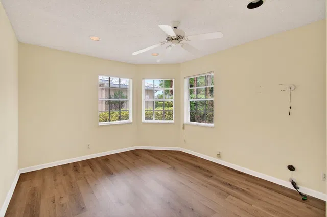 Residence photo 31