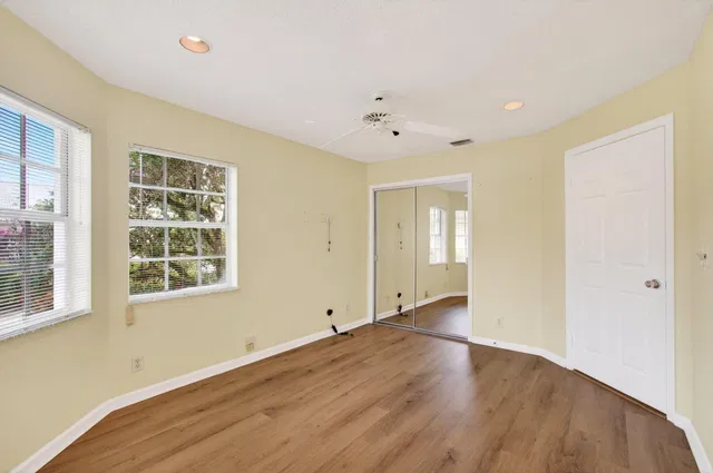 Residence photo 32