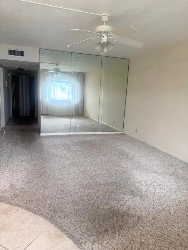 Unit 117 photo 7