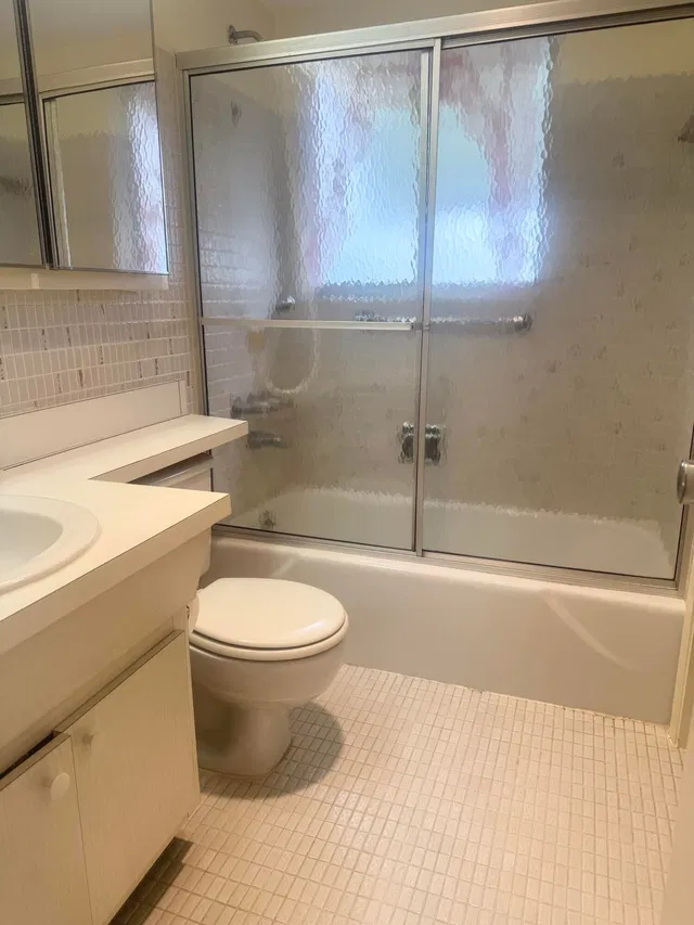 Unit 117 photo 9