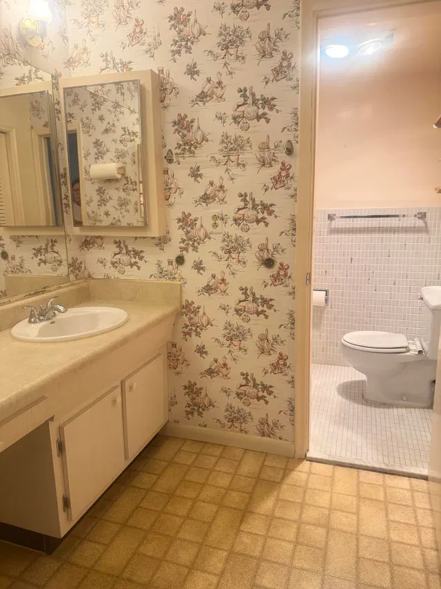 Unit 117 photo 11