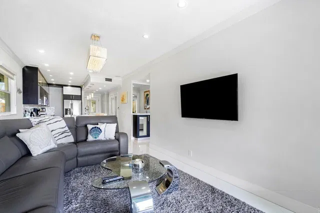 Residence photo 11
